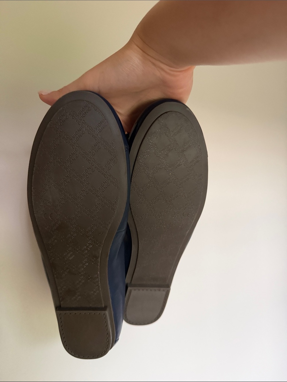 Vionic Navy Lynx Amorie Ballet Flats Never Worn Size 10 (NWOT) - Picture 4 of 4